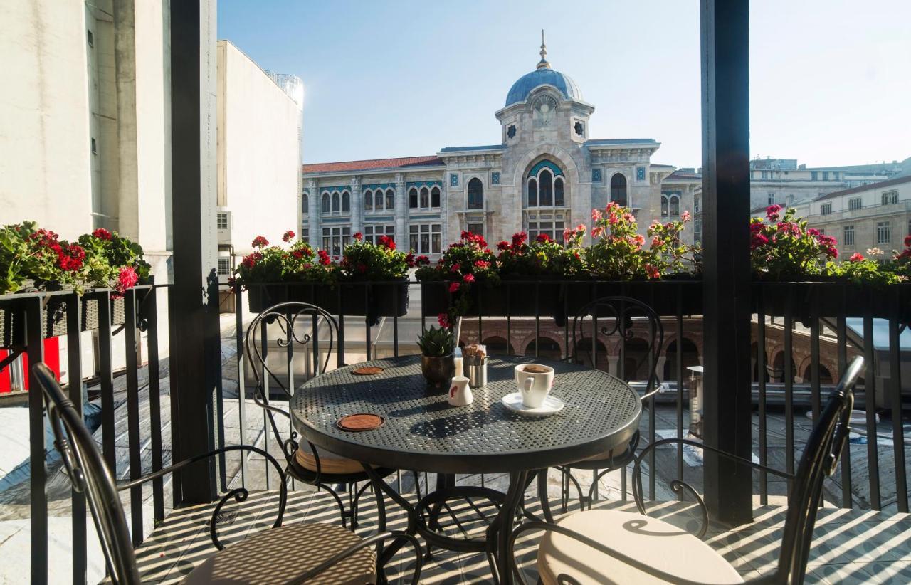 Regie Ottoman Istanbul - Special Category Hotel Buitenkant foto The balcony of the hotel